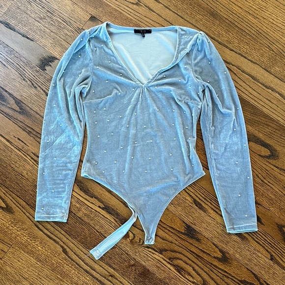 Iris Women’s Small Grat Blue Velvet Bodysuit with Pearl Details - Picture 1 of 4